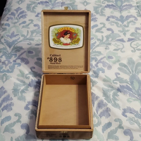 Cuesta Rey International Wooden Hinged Cigar Box Empty - Picture 7 of 12